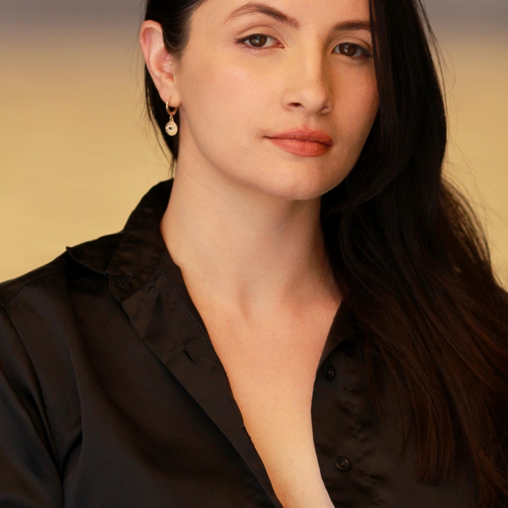 Holly Mazzola