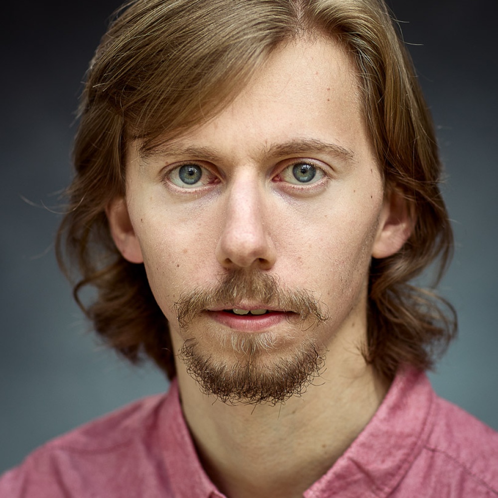 Elliot Levey