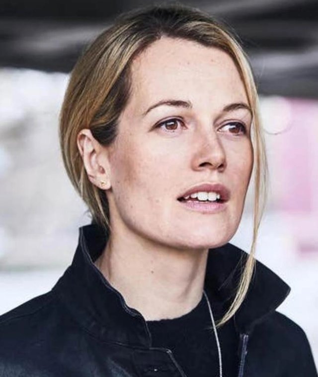 Carrie Cracknell