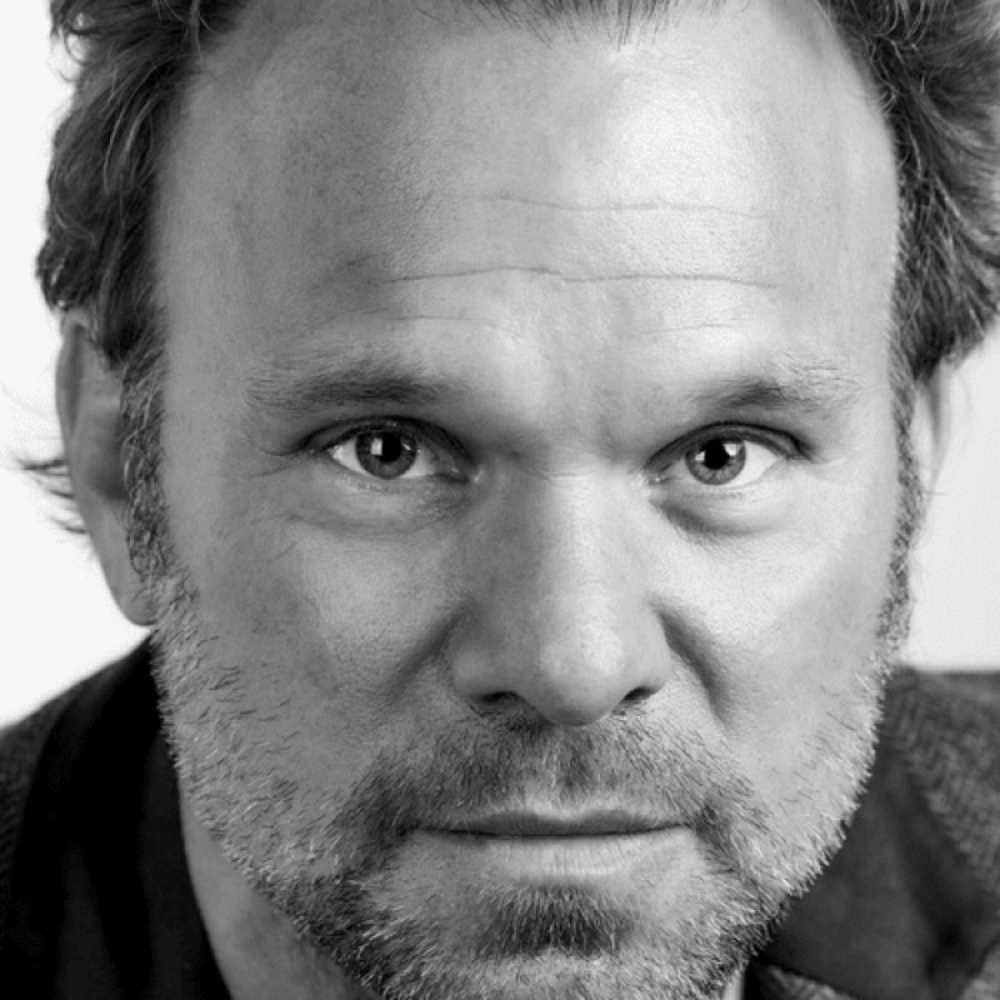 Norbert Leo Butz