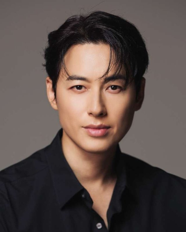 Jeehoon Lee