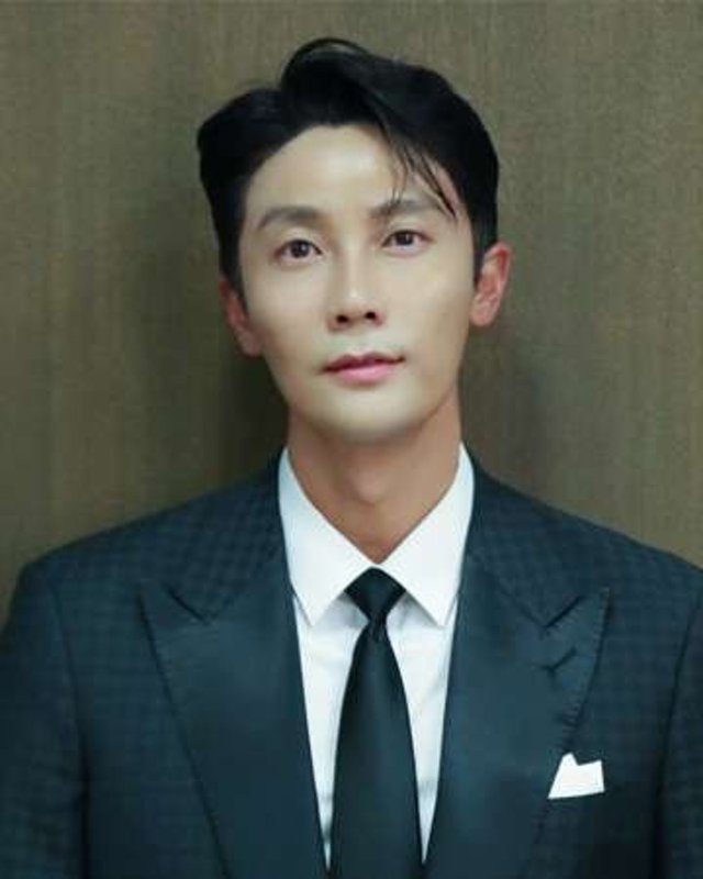 Woohyung Kim