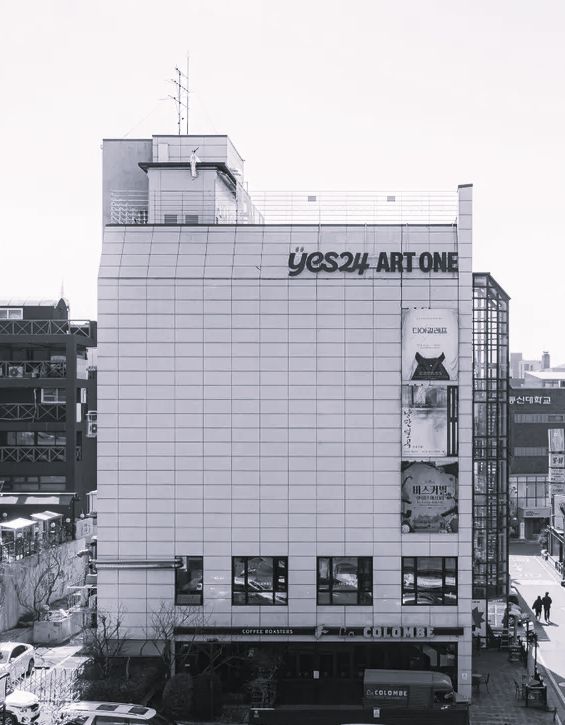 Yes 24 Art One