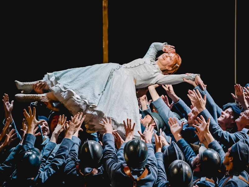 LA FILLE DU REGIMENT